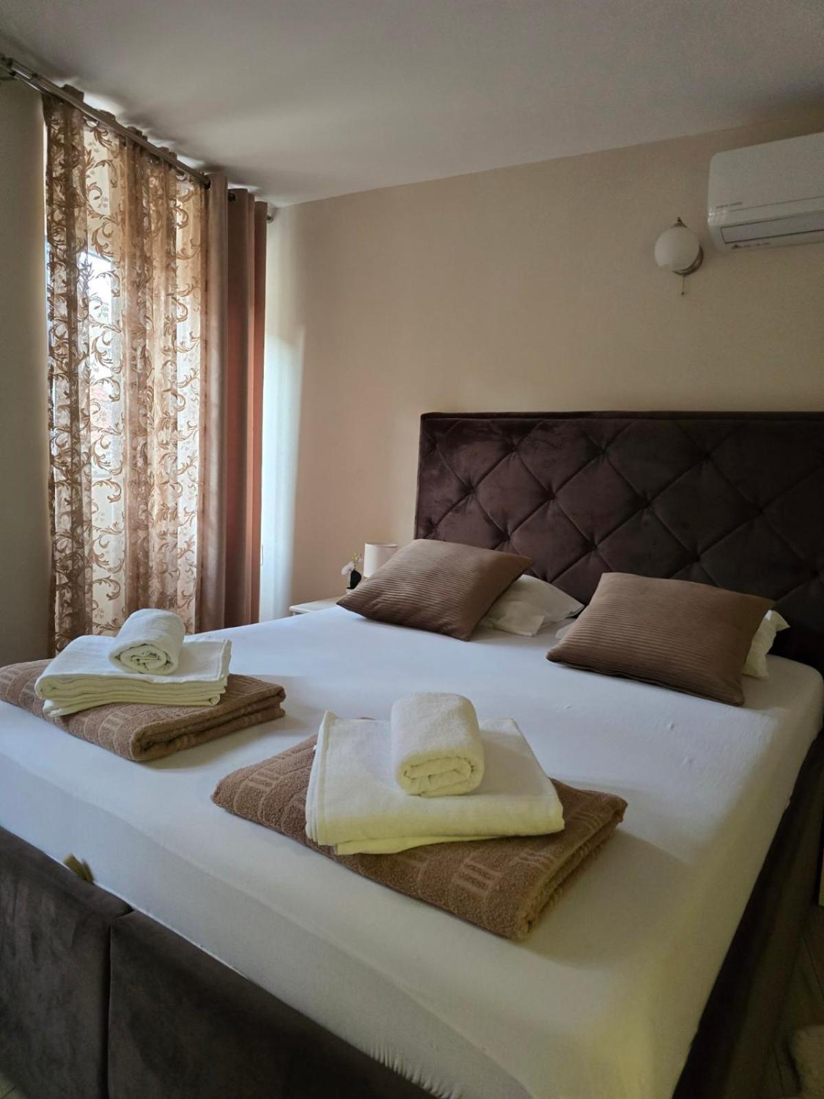 Nada'S Room With Terrace Kotor Extérieur photo