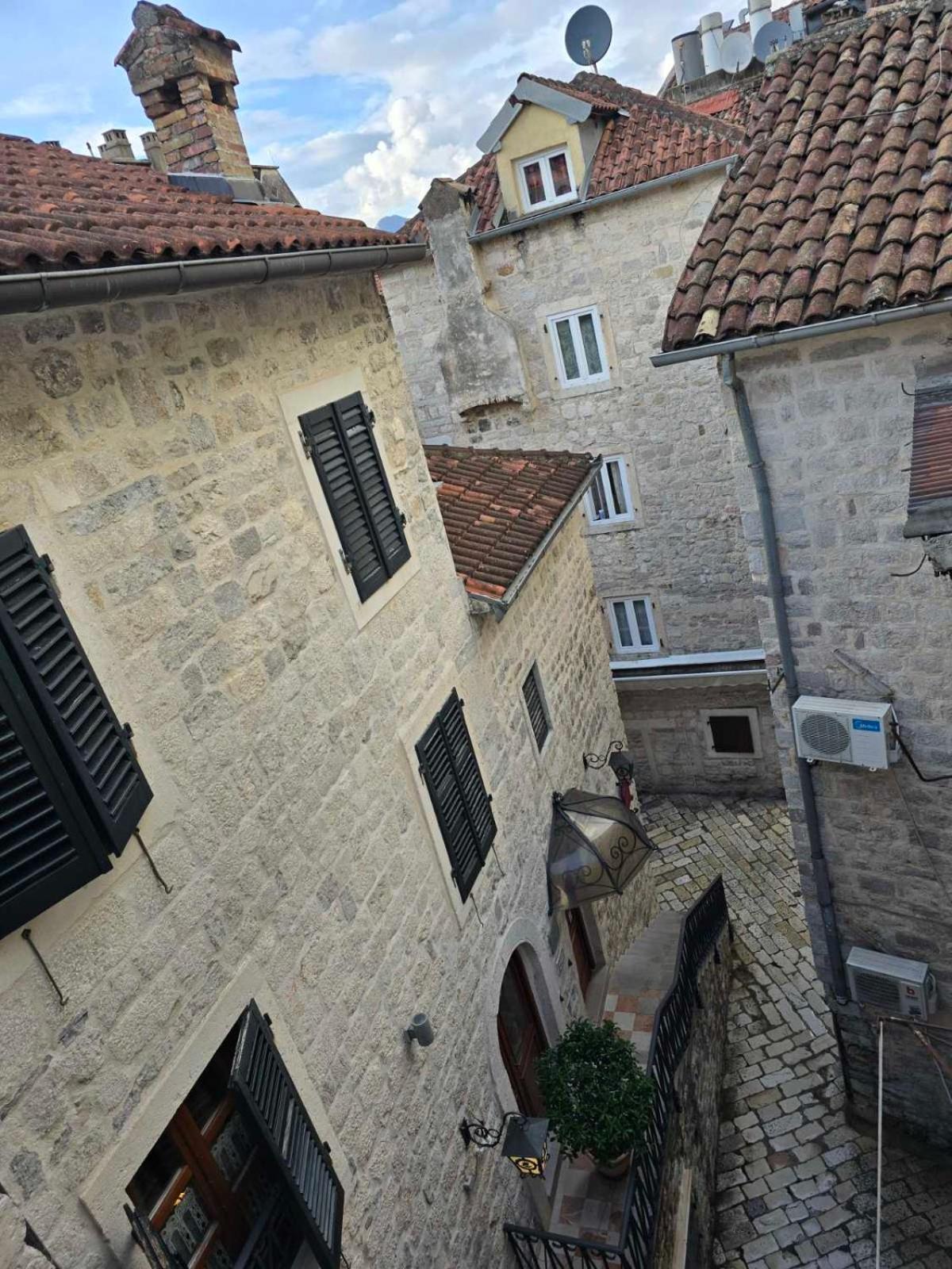 Nada'S Room With Terrace Kotor Extérieur photo
